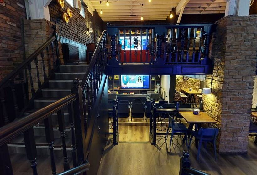 Village Hotel Manchester Hyde