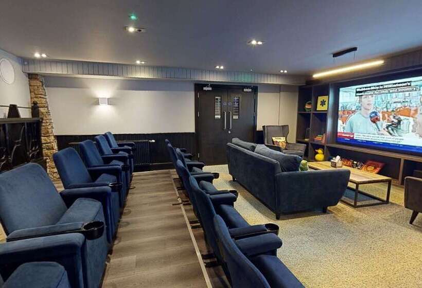 Village Hotel Manchester Hyde