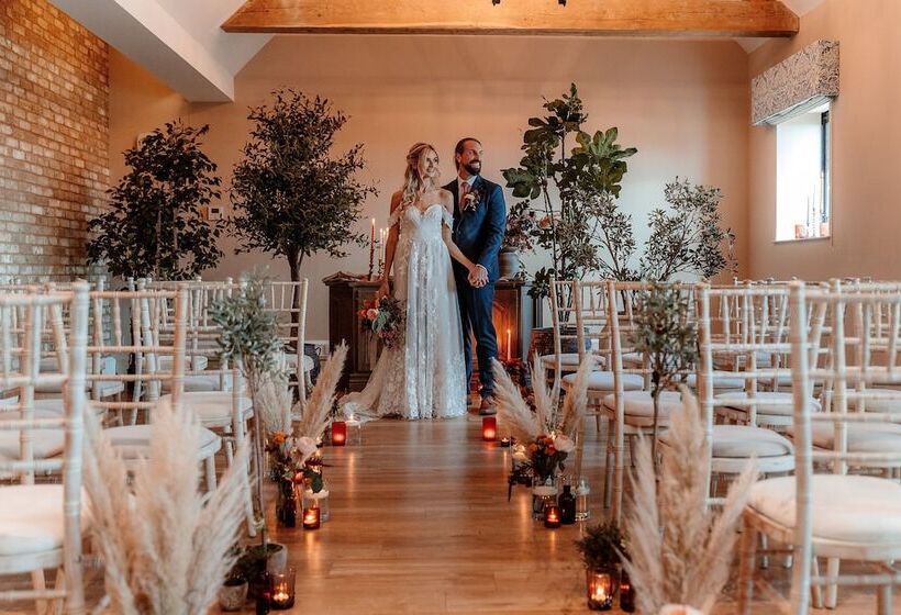 Voco Lythe Hill Hotel & Spa, An Ihg