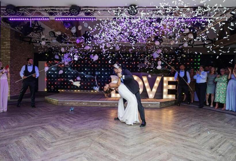 Voco Lythe Hill Hotel & Spa, An Ihg