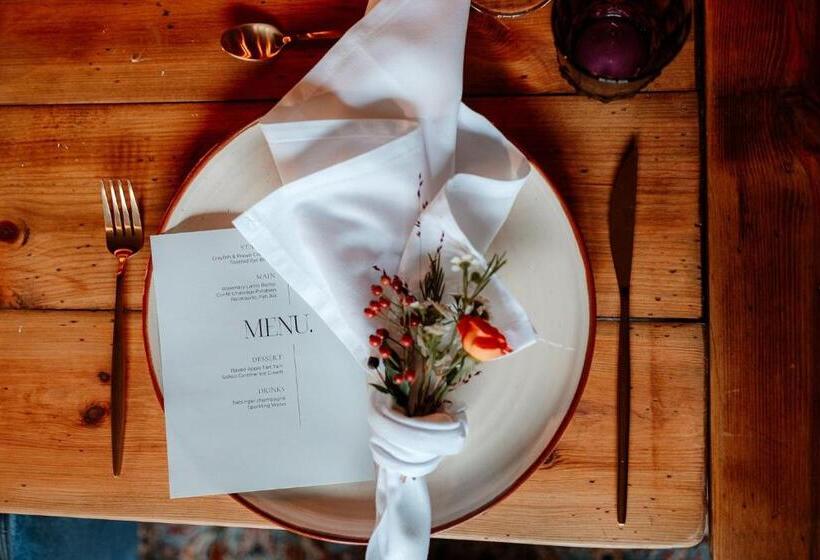 Voco Lythe Hill Hotel & Spa, An Ihg