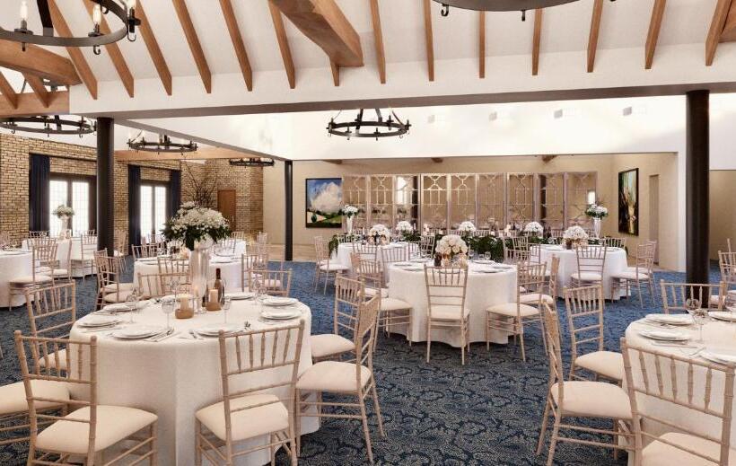 Voco Lythe Hill Hotel & Spa, An Ihg