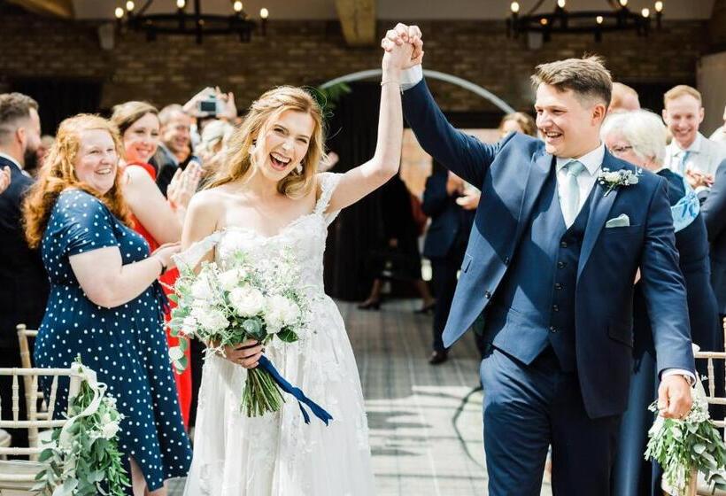 Voco Lythe Hill Hotel & Spa, An Ihg