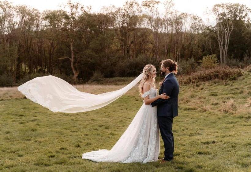 Voco Lythe Hill Hotel & Spa, An Ihg