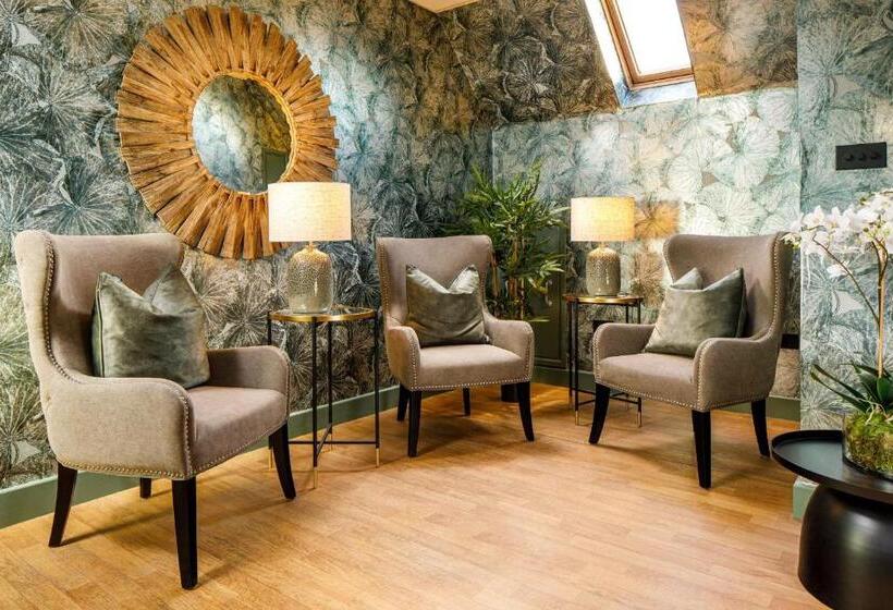 Voco Lythe Hill Hotel & Spa, An Ihg