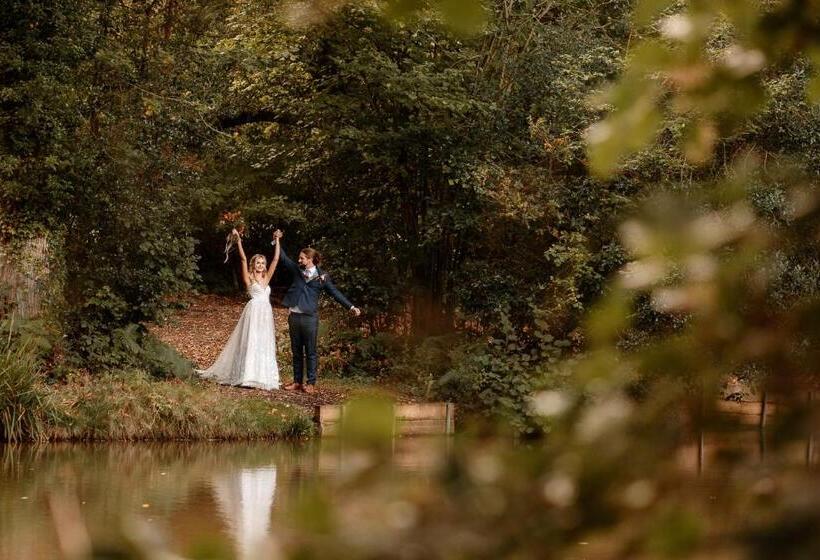 Voco Lythe Hill Hotel & Spa, An Ihg