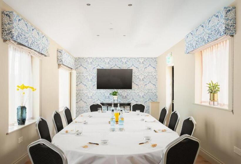 Voco Lythe Hill Hotel & Spa, An Ihg