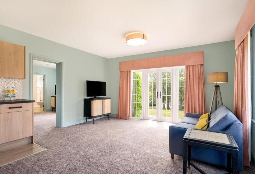 Voco Lythe Hill Hotel & Spa, An Ihg