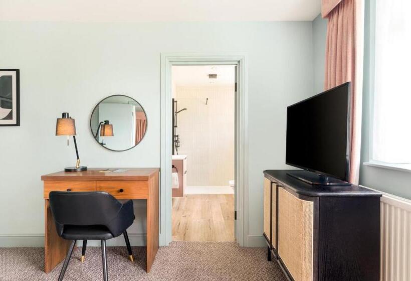 Voco Lythe Hill Hotel & Spa, An Ihg