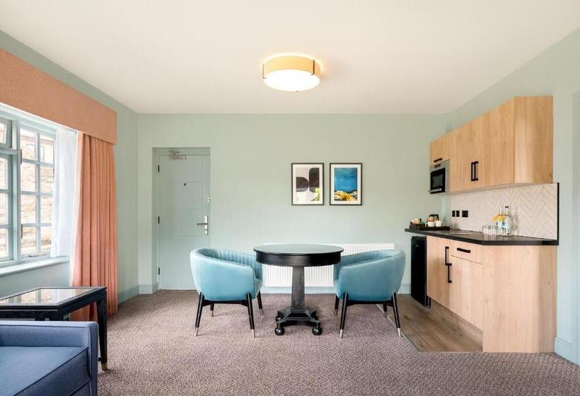 Voco Lythe Hill Hotel & Spa, An Ihg