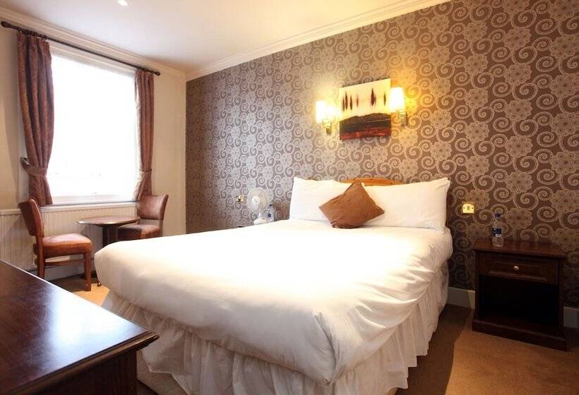 בית מלון כפרי White Hart, Andover By Marston's Inns