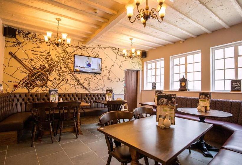 Отель White Lion Royal