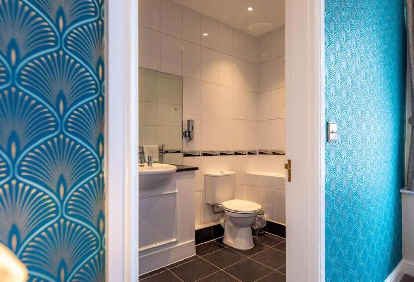 Отель White Lion Royal