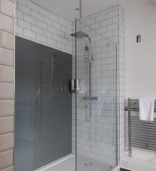 Отель White Lion Royal