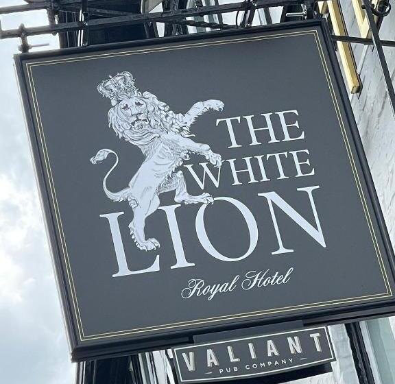 Отель White Lion Royal