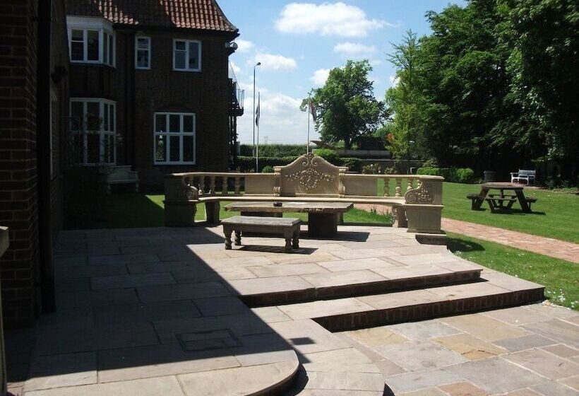 Ye Olde Bell Hotel & Spa