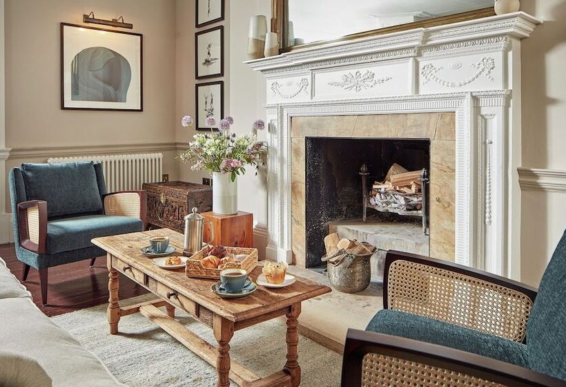 منتجع Moonfleet Manor   A Luxury Family