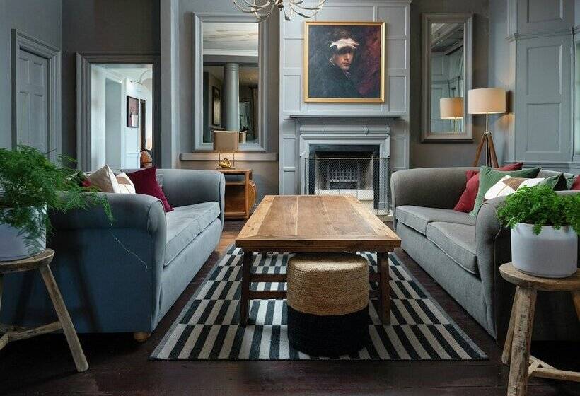 منتجع Moonfleet Manor   A Luxury Family