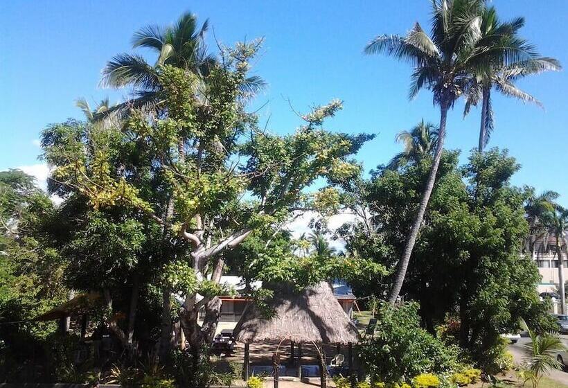 Travellers Beach Resort Hostel