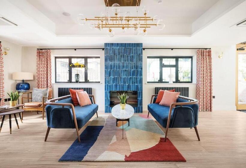 Voco Lythe Hill Hotel & Spa, An Ihg