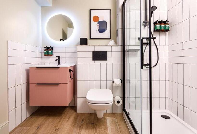 Voco Lythe Hill Hotel & Spa, An Ihg