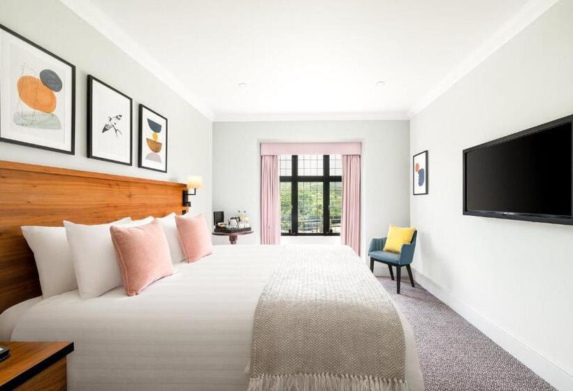 Voco Lythe Hill Hotel & Spa, An Ihg