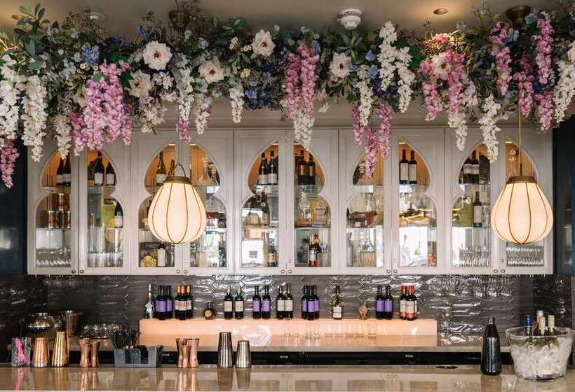 100 Queen S Gate Hotel London, Curio Collection By Hilton