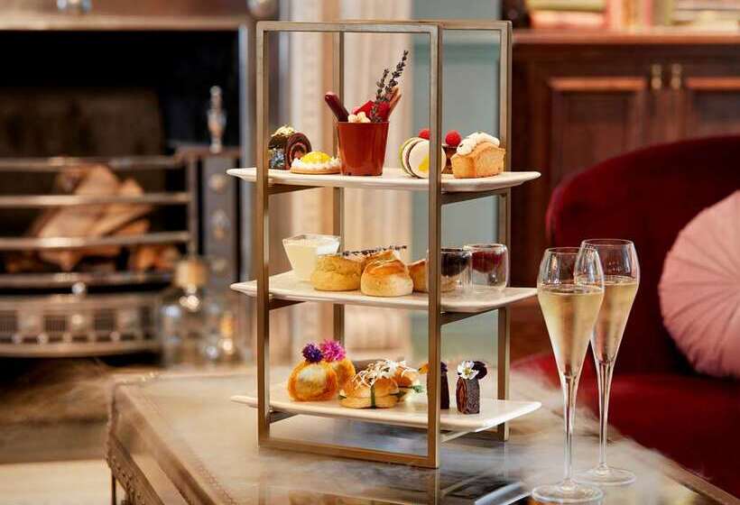 100 Queen S Gate Hotel London, Curio Collection By Hilton