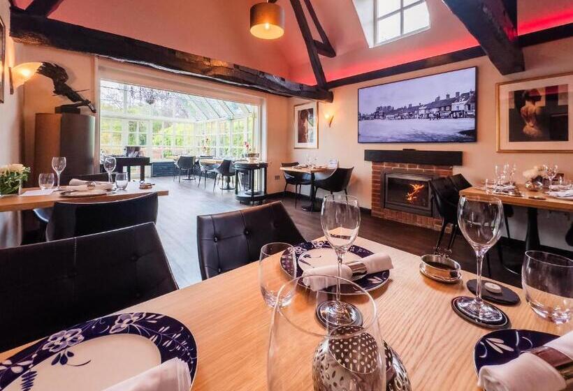 مبيت وإفطار Quob Park Old House Hotel & Spa