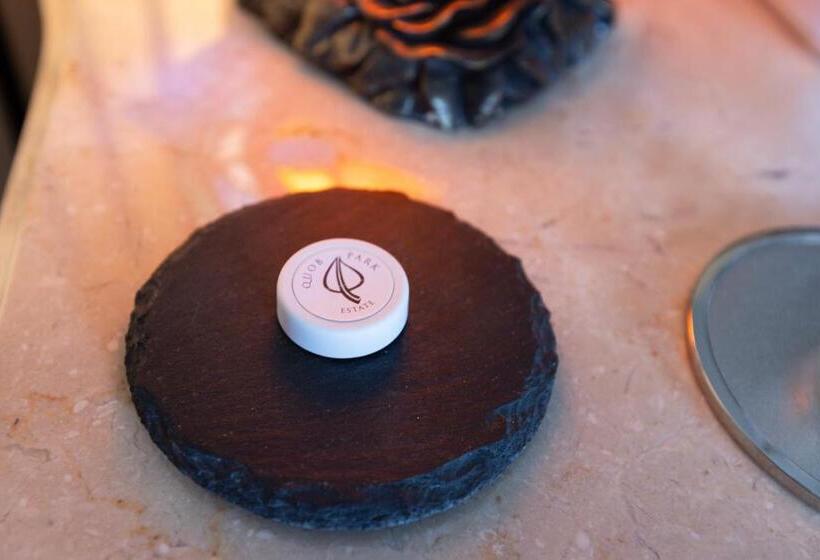 مبيت وإفطار Quob Park Old House Hotel & Spa