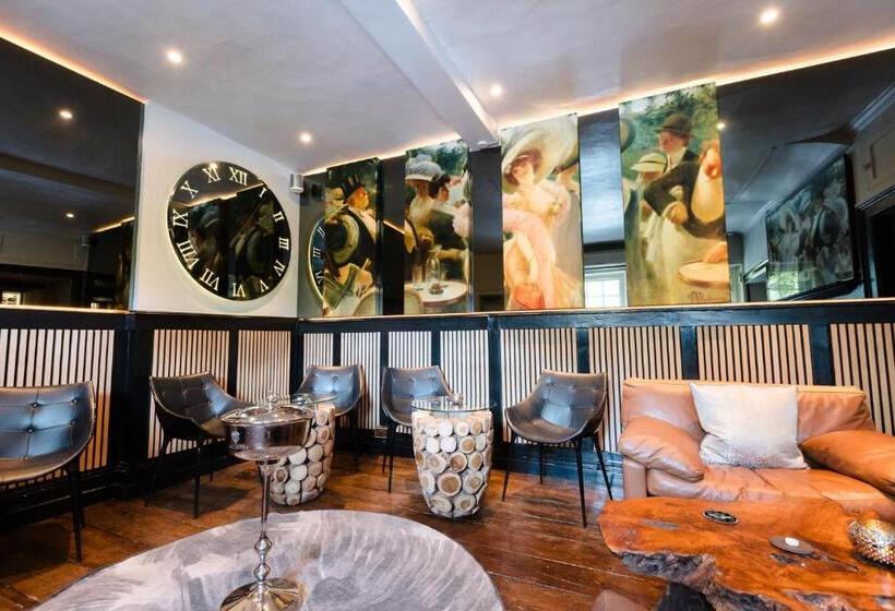 مبيت وإفطار Quob Park Old House Hotel & Spa