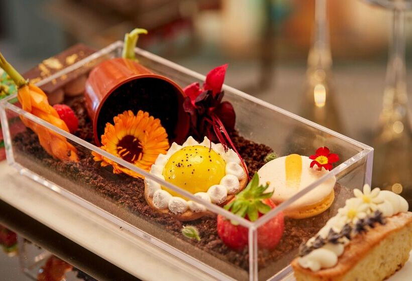 100 Queen S Gate Hotel London, Curio Collection By Hilton