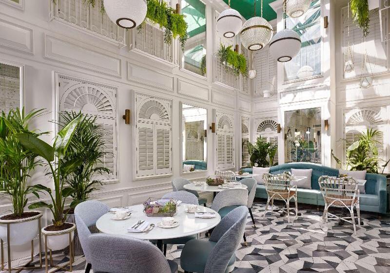 100 Queen S Gate Hotel London, Curio Collection By Hilton