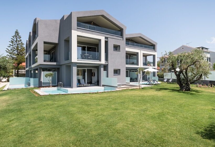 酒店 Acharavi Beach