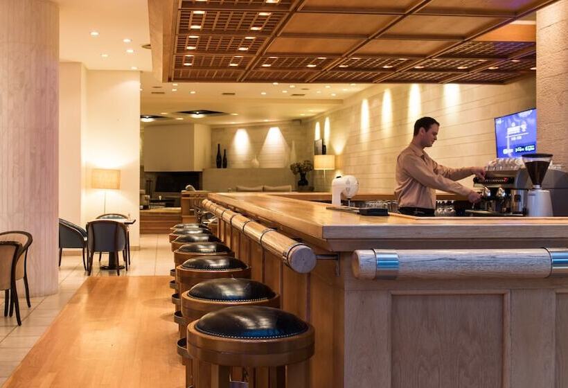 Alexander Beach Hotel & Spa