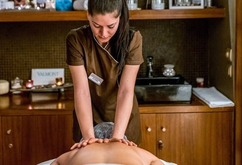 Alexander Beach Hotel & Spa