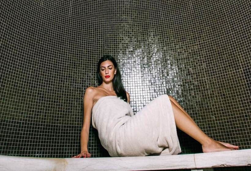 Alexander Beach Hotel & Spa