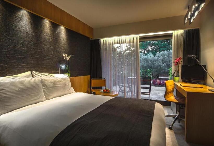 Alexander Beach Hotel & Spa