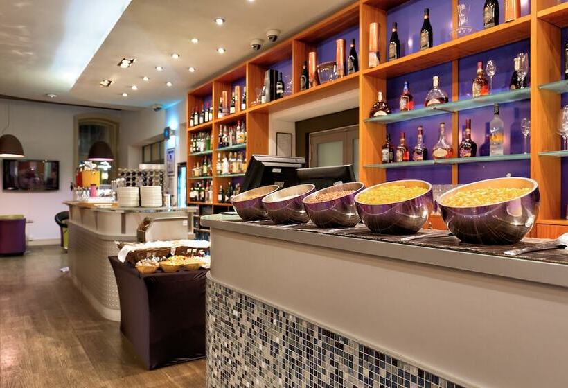 هتل Ambassadors Bloomsbury