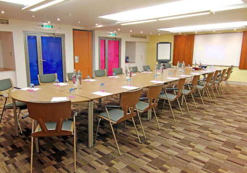 ホテル Ambassadors Bloomsbury