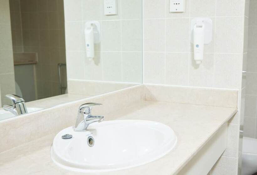 فندق Bell By Greene King Inns