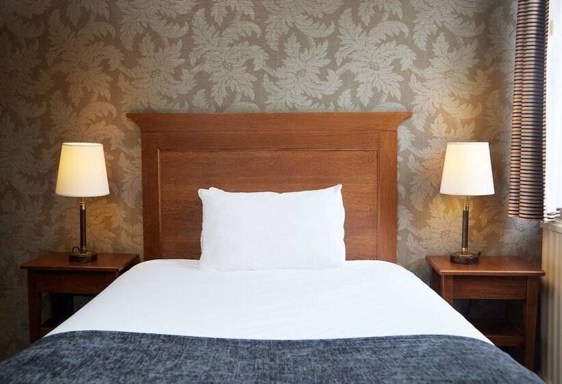 فندق Bell By Greene King Inns