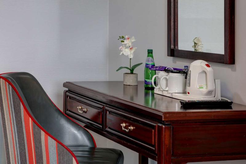 Отель Best Western Stoke On Trent City Centre