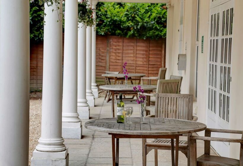 Отель Best Western The Royal Chase