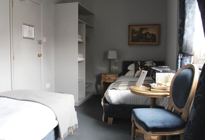 בית מלון כפרי Blue Boar