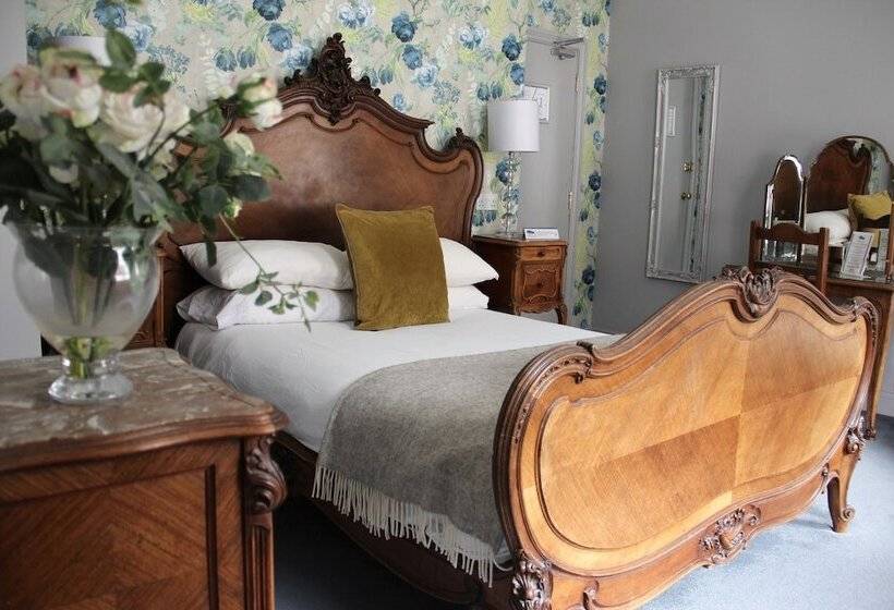 בית מלון כפרי Blue Boar