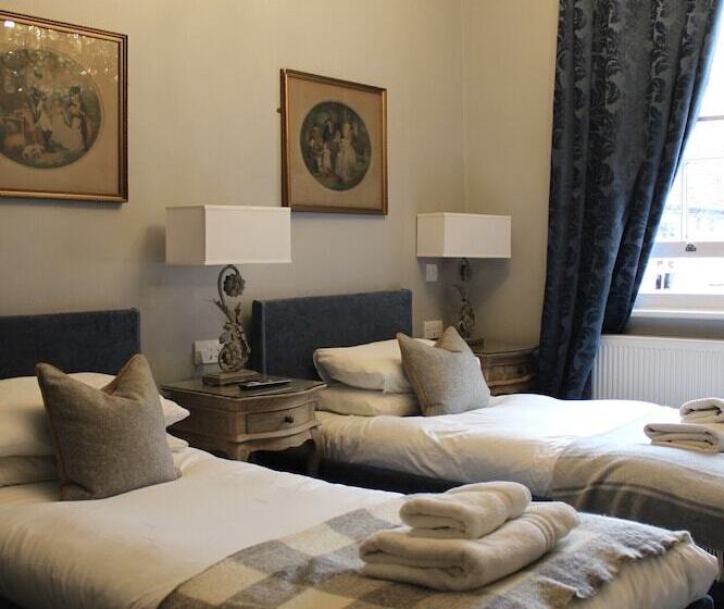 בית מלון כפרי Blue Boar