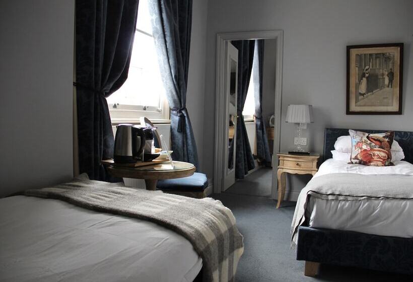 בית מלון כפרי Blue Boar