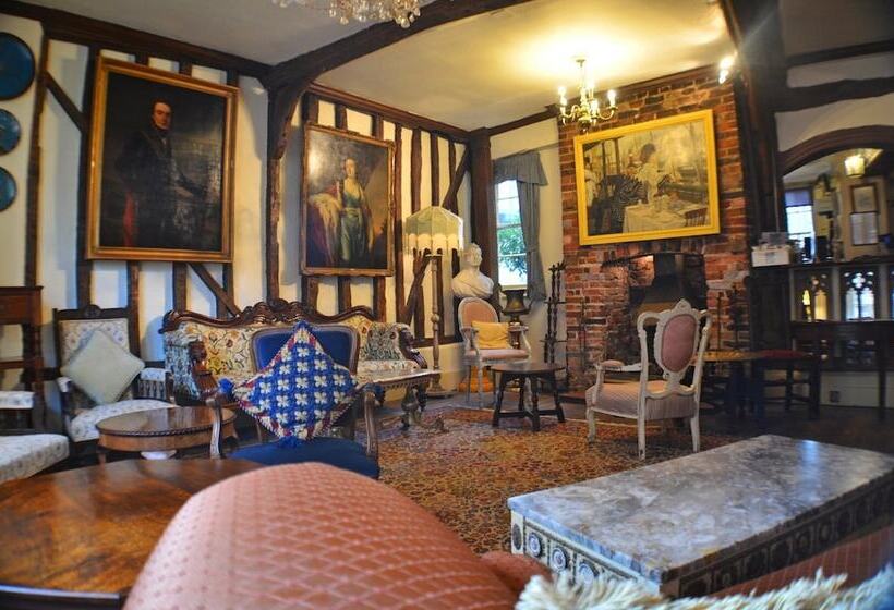 בית מלון כפרי Blue Boar