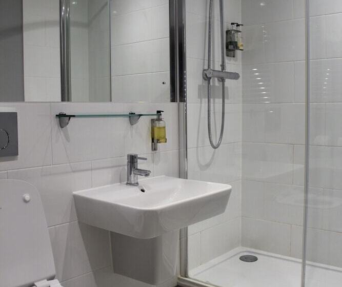 בית מלון כפרי Blue Boar